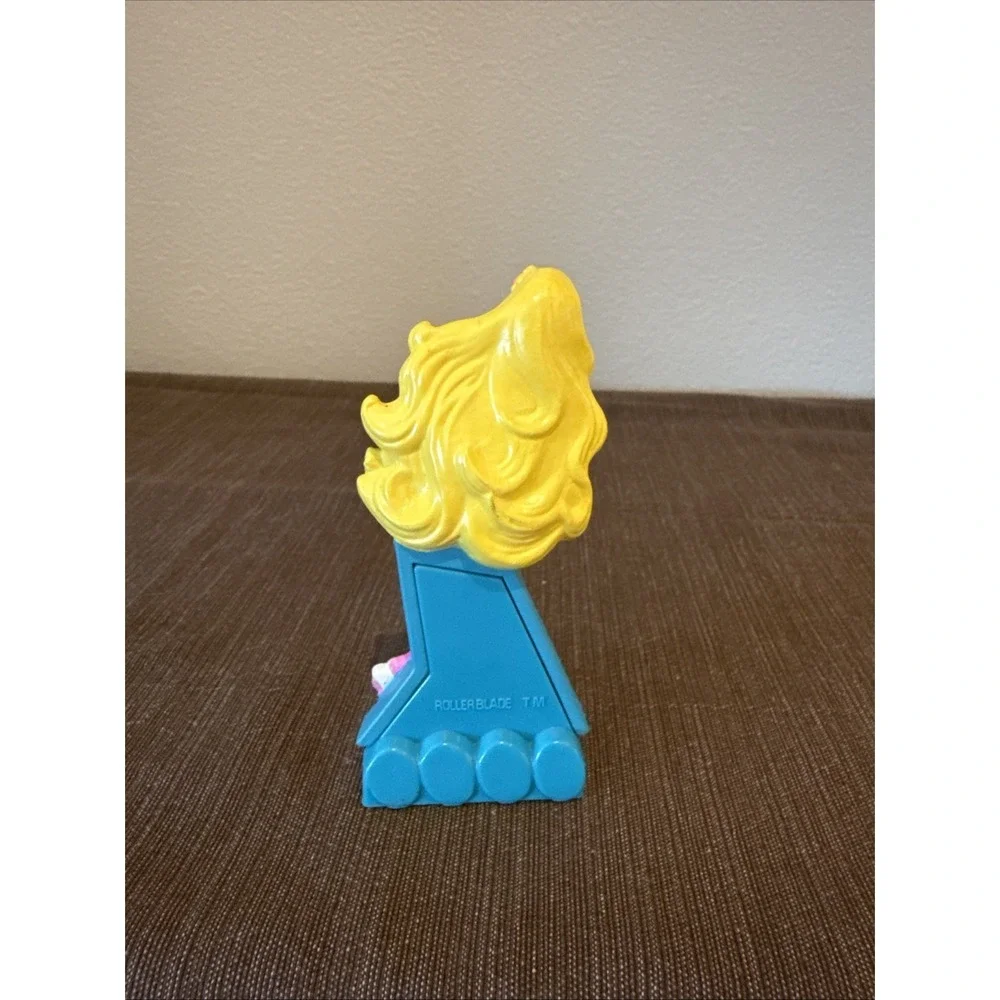 1992 McDonald's Happy Meal Beach Barbie Toy/Cake Topper